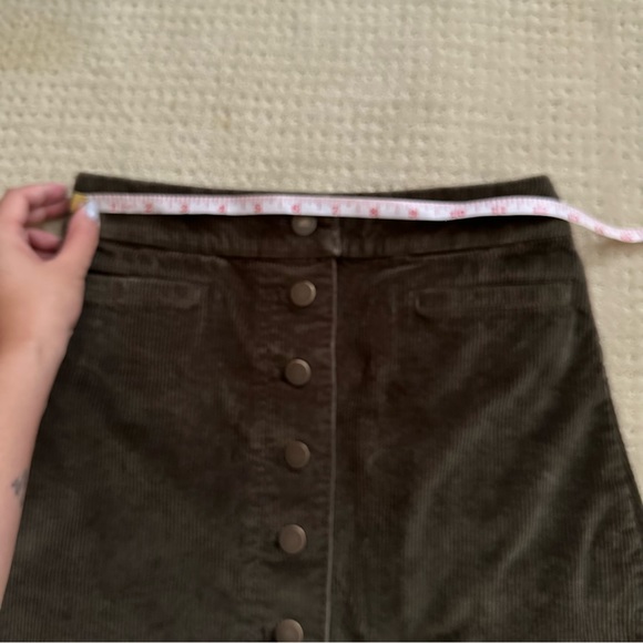 Wilfred Free Green Corduroy Mini Kiser with Pockets Size 2 - Picture 7 of 10